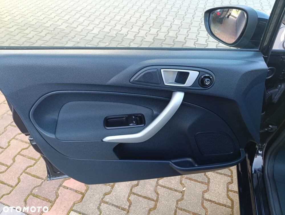 Ford Fiesta 1.25 Celebration - 19