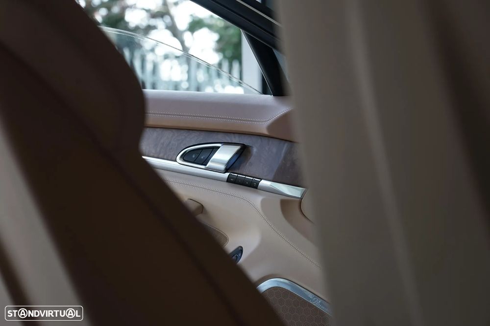 Porsche Panamera Turbo PDK - 27