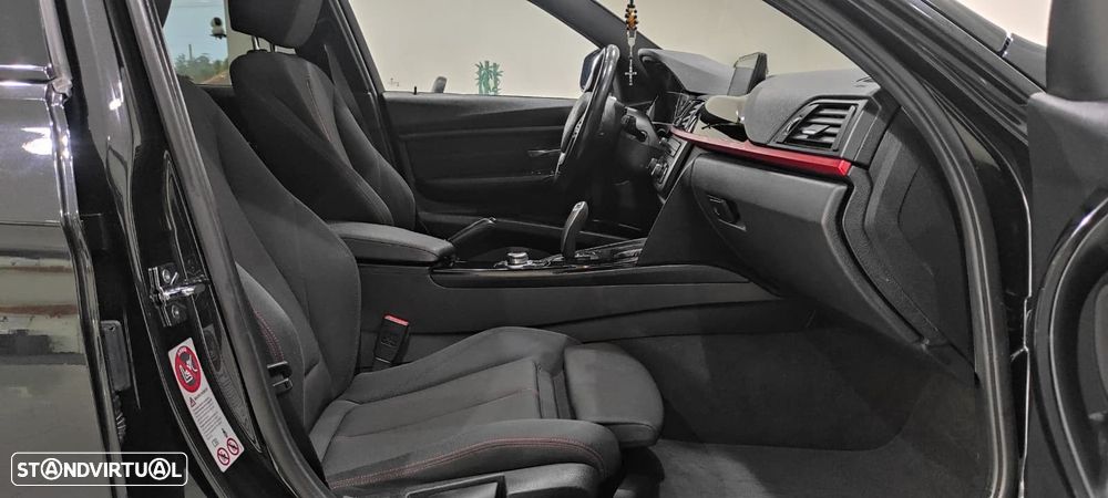 BMW 318 d Auto Line Sport - 23