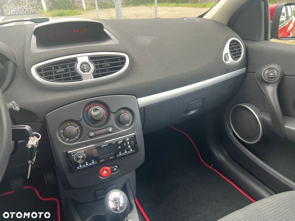 Renault Clio - 17