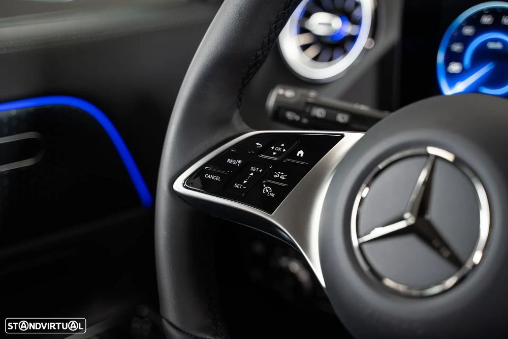 Mercedes-Benz EQA - 21