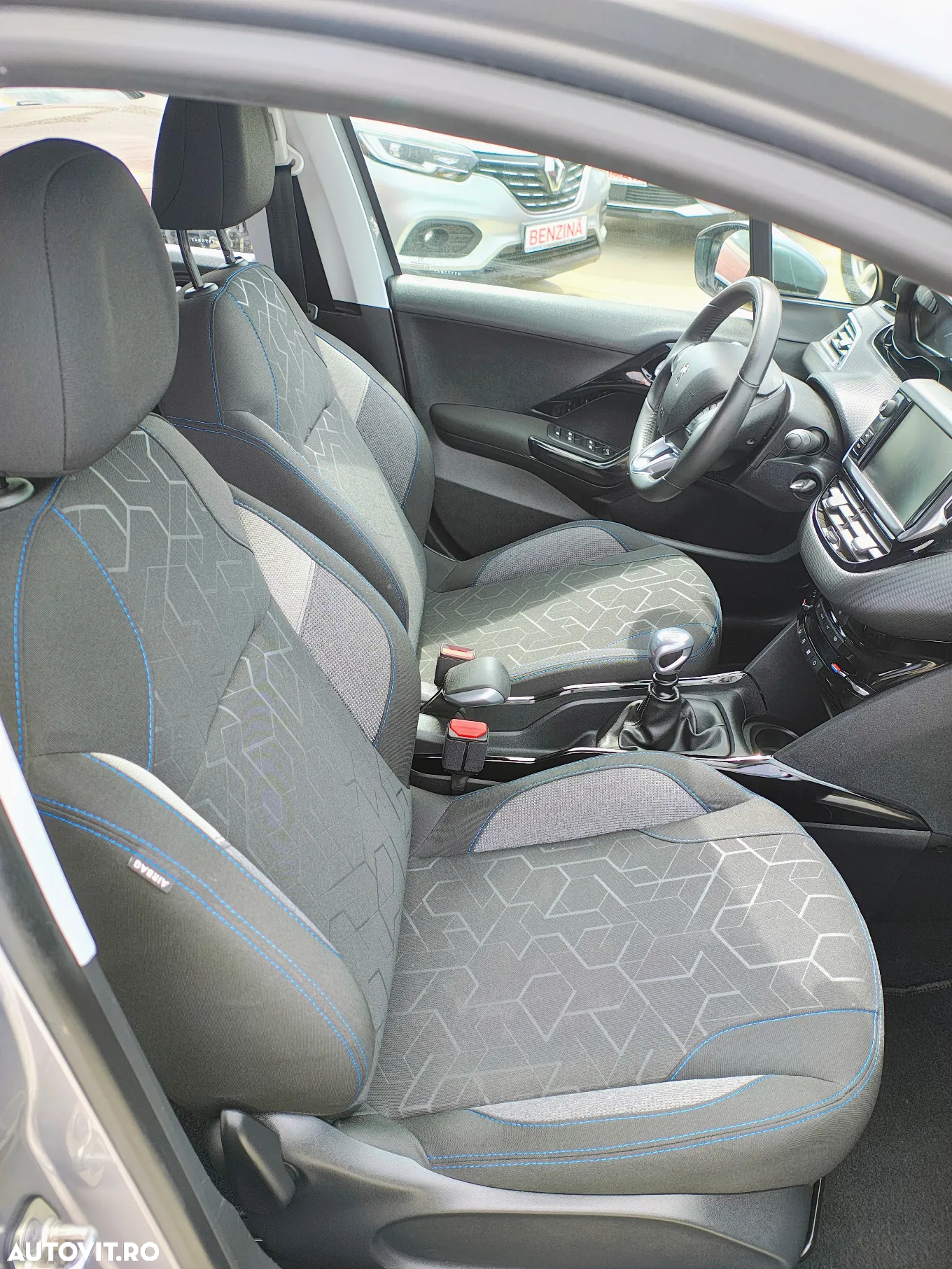 Peugeot 2008 PureTech 110 Style - 6