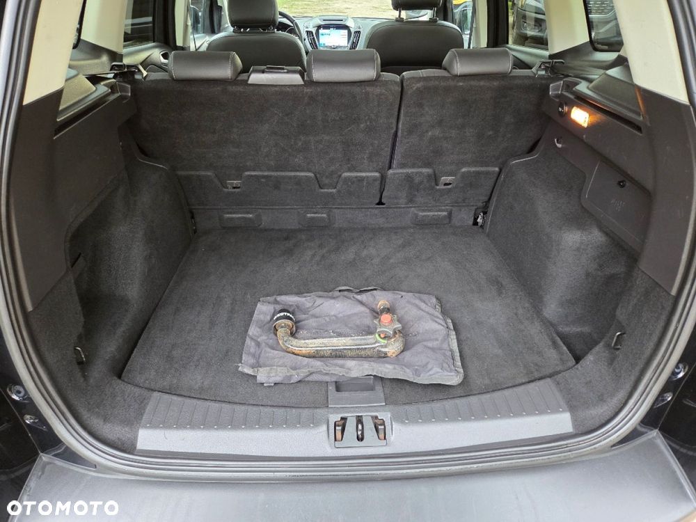 Ford Kuga 1.5 EcoBoost 2x4 Titanium - 19