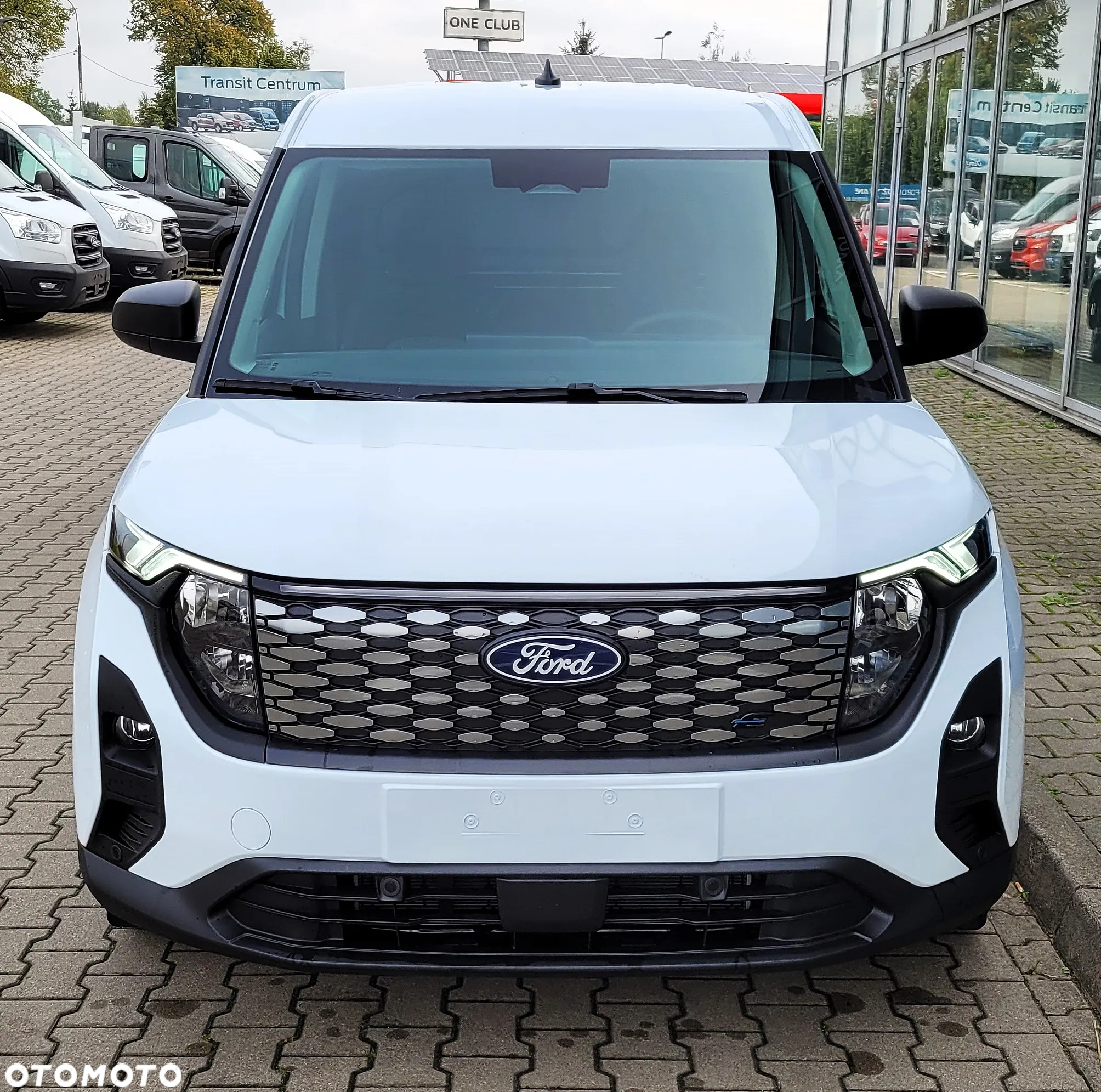 Ford Transit Courier - 4