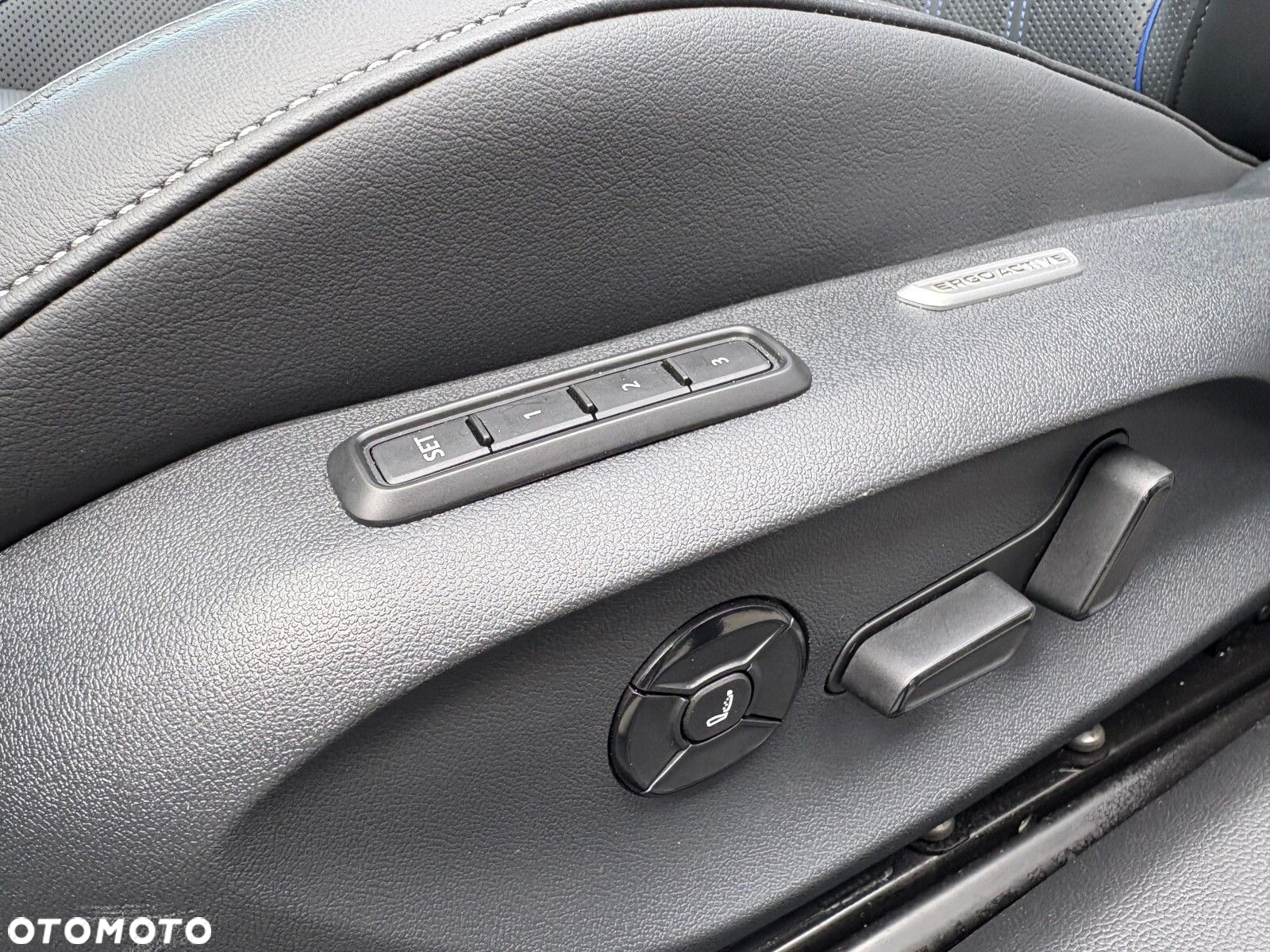 Volkswagen Passat - 25