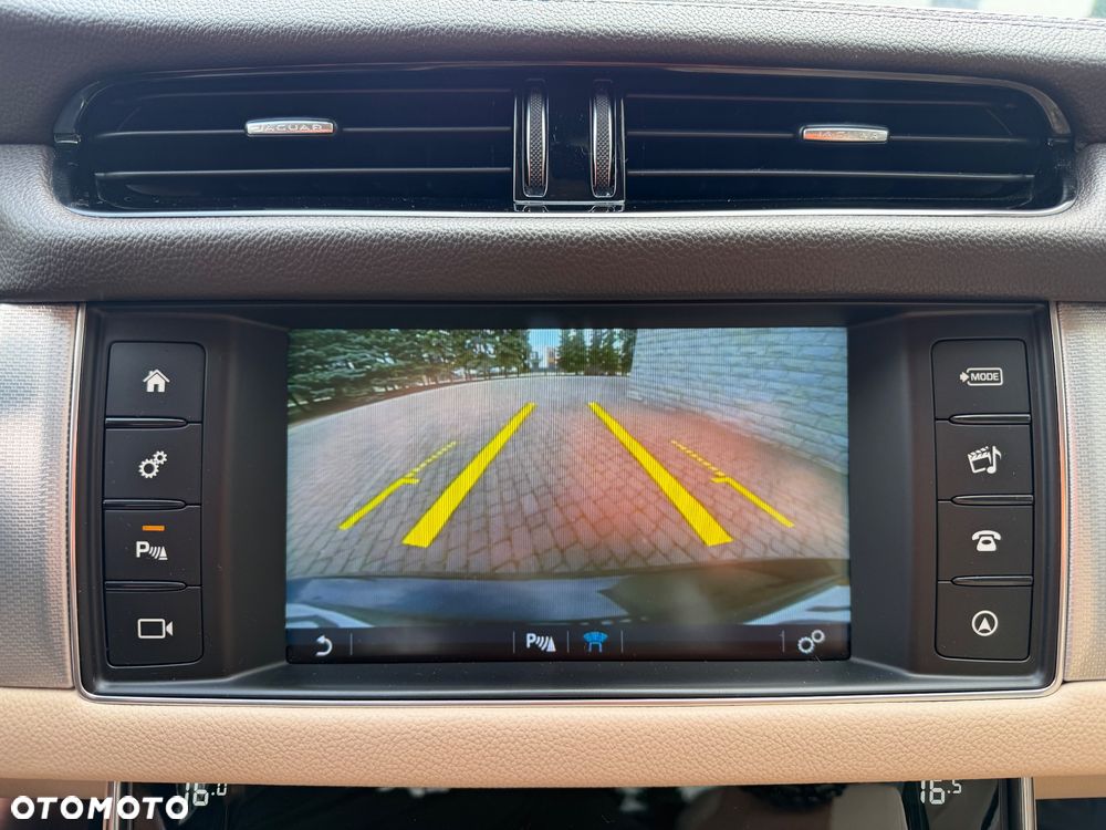 Jaguar XF E-Performance Portfolio - 30