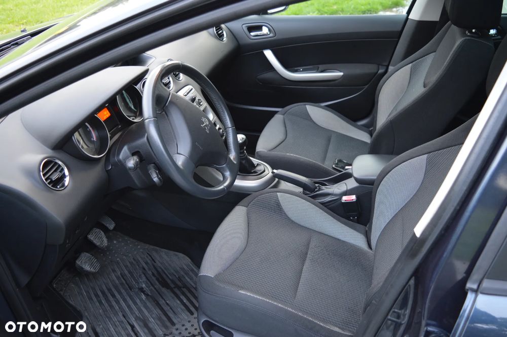 Peugeot 308 - 8