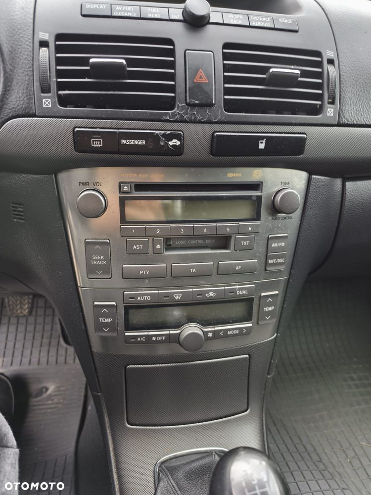 Toyota Avensis - 10