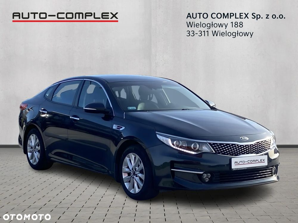 Kia Optima 2.0 L - 8