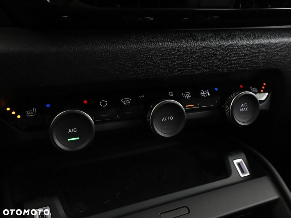 Citroën C4 PureTech 130 Stop&Start EAT8 SHINE - 30