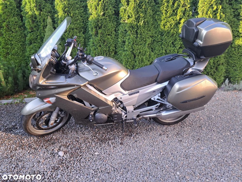 Yamaha FJR - 10