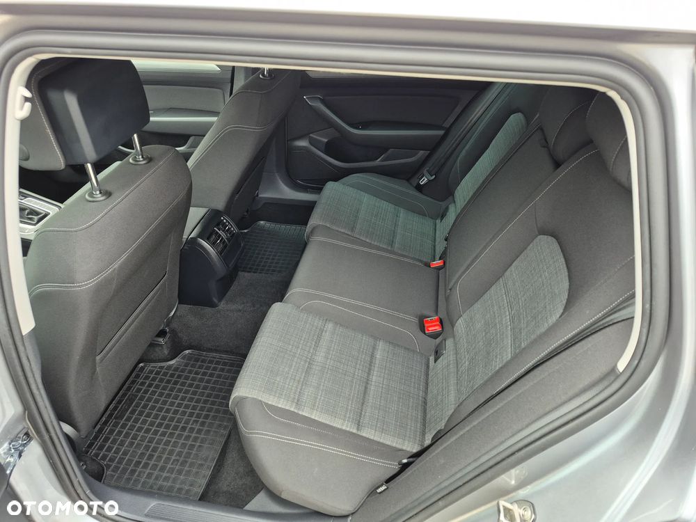 Volkswagen Passat 2.0 TDI EVO Elegance DSG - 6