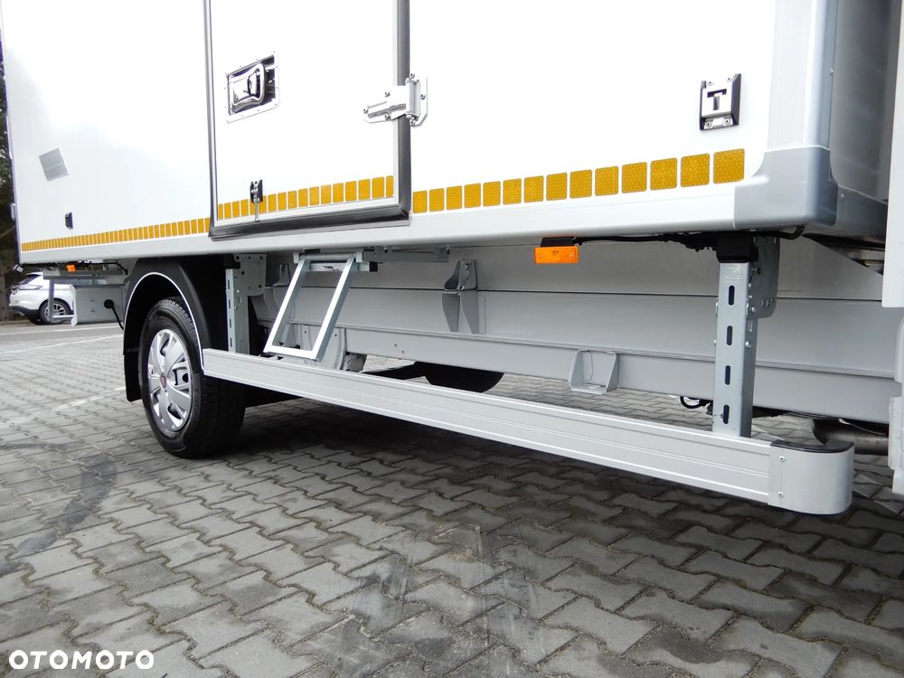 Fiat Ducato Serii 8 MAXI Wzmacniany 2.2 MultiJet3 H3-POWER 160 KM Chłodnia 4226 mm 8 Euro Palet Boczne Drzwi Agregat Zanotti -20*C Android Auto Carplay Stan Auta JAK NOWY POLECAM - 14