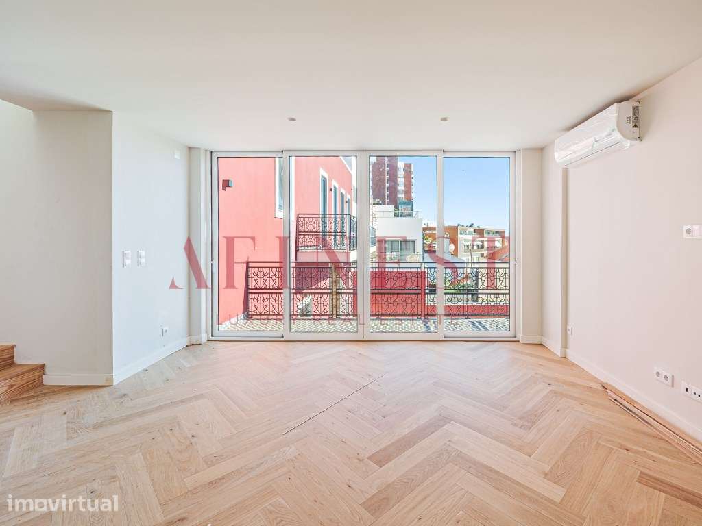 Apartamento T3 + 1 Duplex em condominio fechado no Estoril - Grande imagem: 3/43