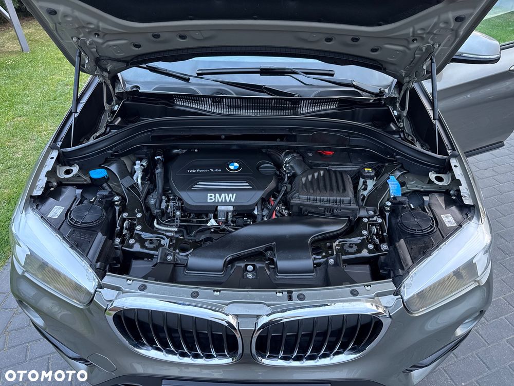 BMW X1 xDrive18d Sport Line - 14