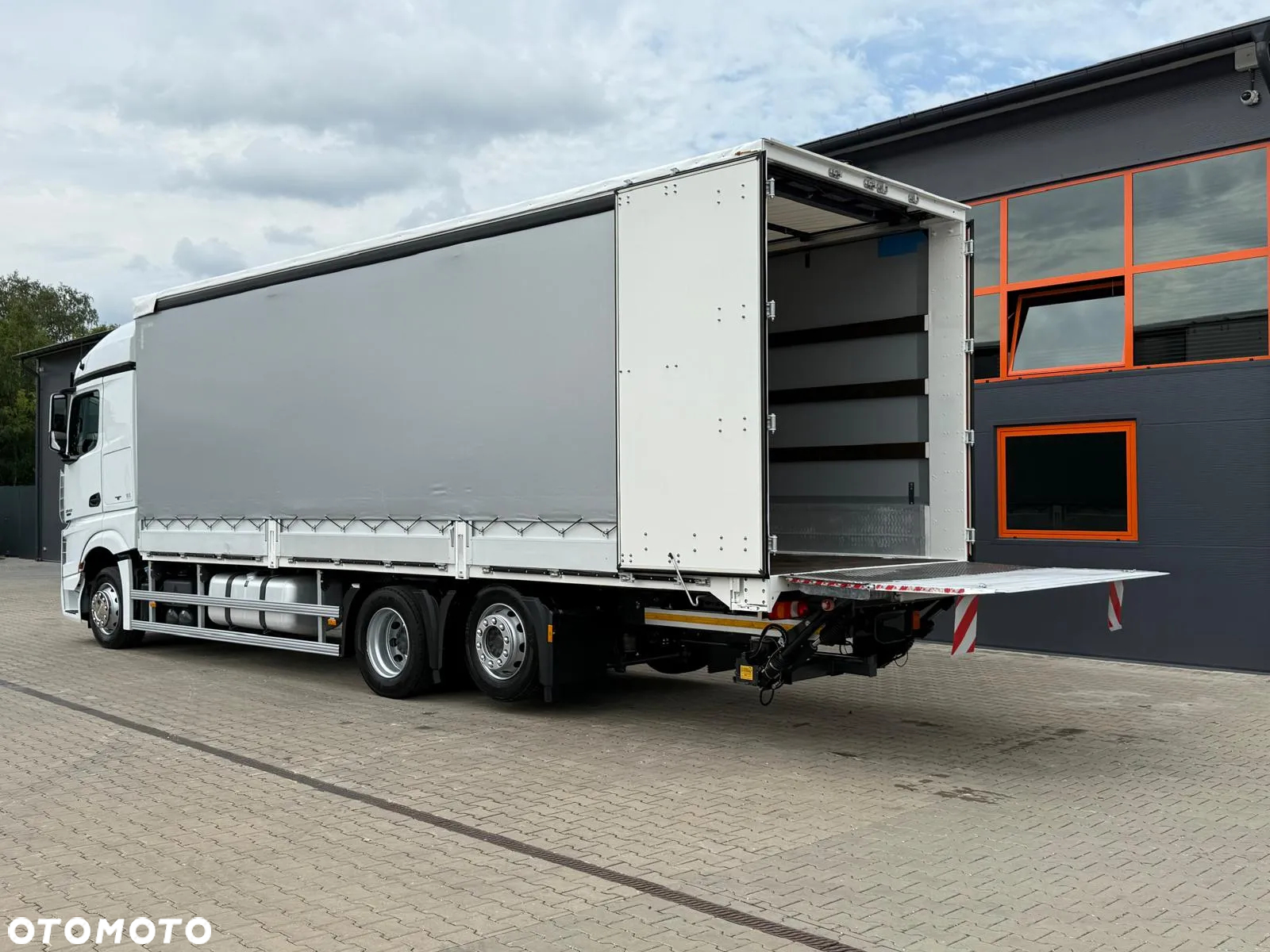 Mercedes-Benz Actros 2542 / E6 / burto-firanka 8,5 m + winda / 21Epal / z Niemiec / sypialka plandeka firana skrzynia - 14