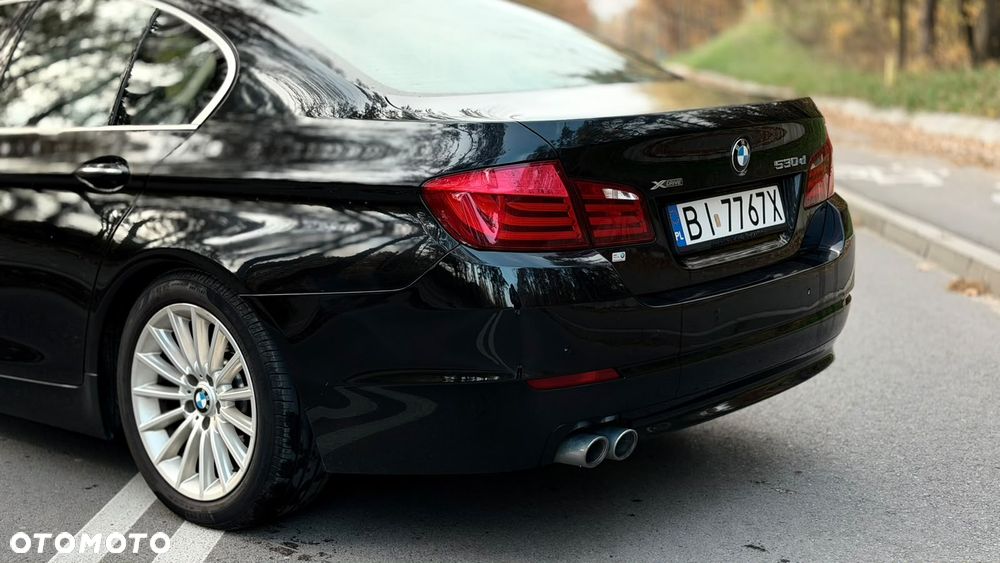 BMW Seria 5 530d xDrive - 13
