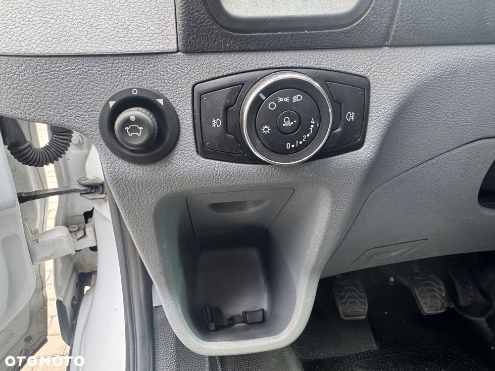 Ford TRANSIT - 12