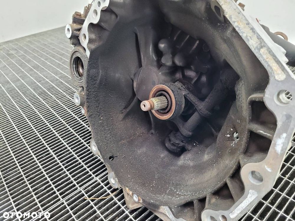 SKRZYNIA BIEGÓW MANUALNA SUZUKI SWIFT III 1.3 BENZYNA 92KM ZNO ZN0 - 2