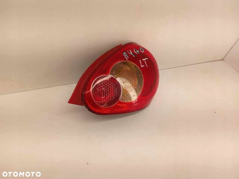 LAMPA TYLNA PRAWA TYŁ TOYOTA AYGO I 05-14 - 2