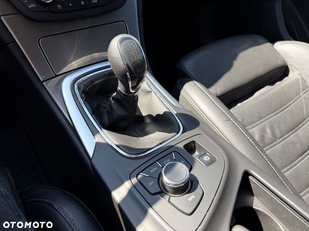 Opel Insignia 1.6 Turbo Sport - 17
