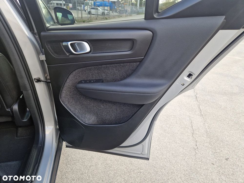 Volvo XC 40 B5 AWD Ultimate Dark - 17
