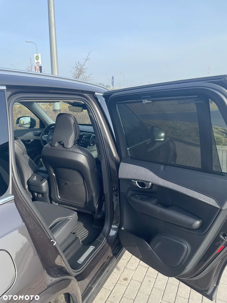 Volvo XC 90 - 9