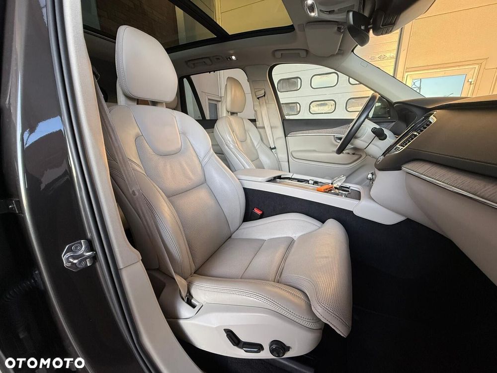 Volvo XC 90 - 12