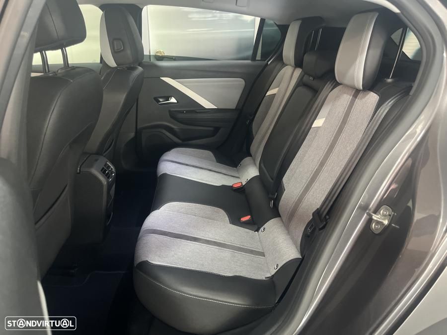 Opel Astra 1.2 T Elegance - 21