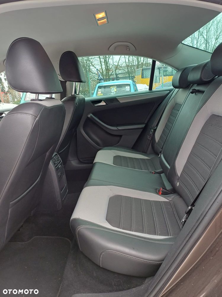 Volkswagen Jetta - 18