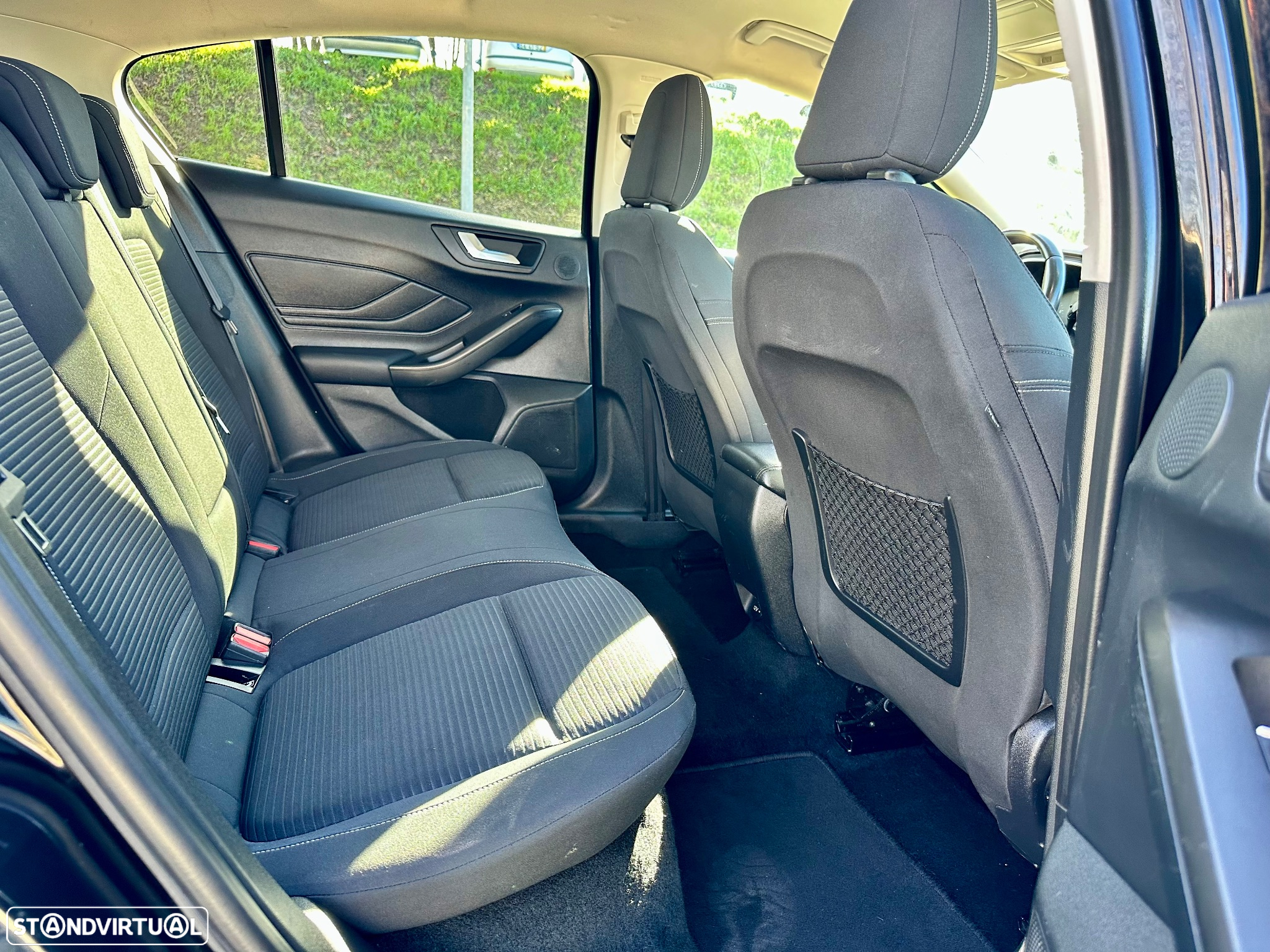 Ford Focus 1.0 EcoBoost Titanium - 29