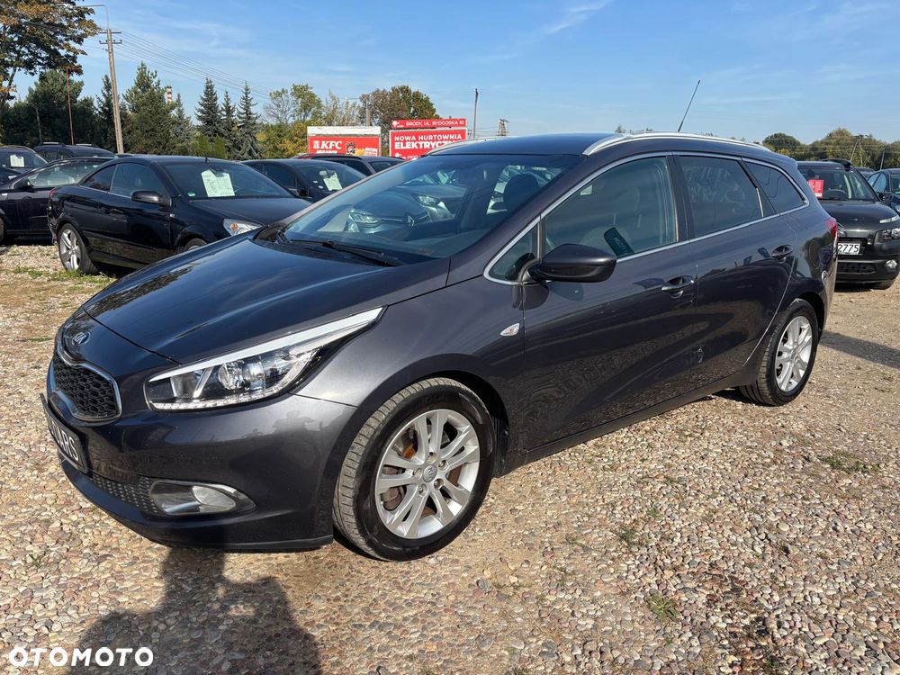 Kia Ceed 1.6 CRDi 128 ISG Platinum Edition - 4
