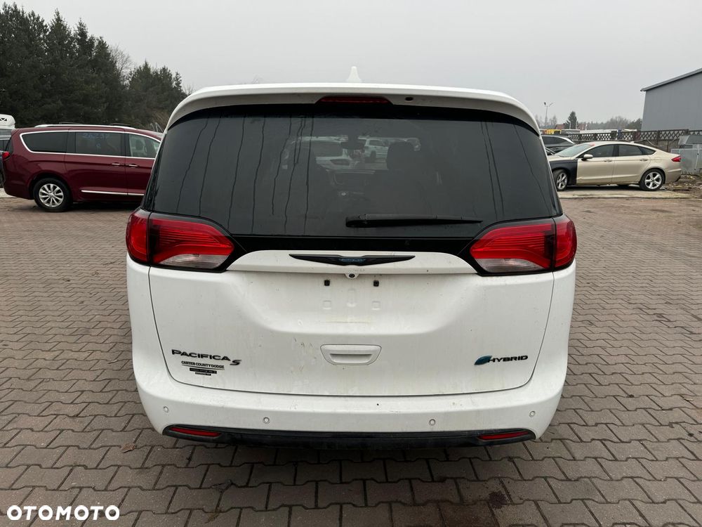 Chrysler Pacifica - 6