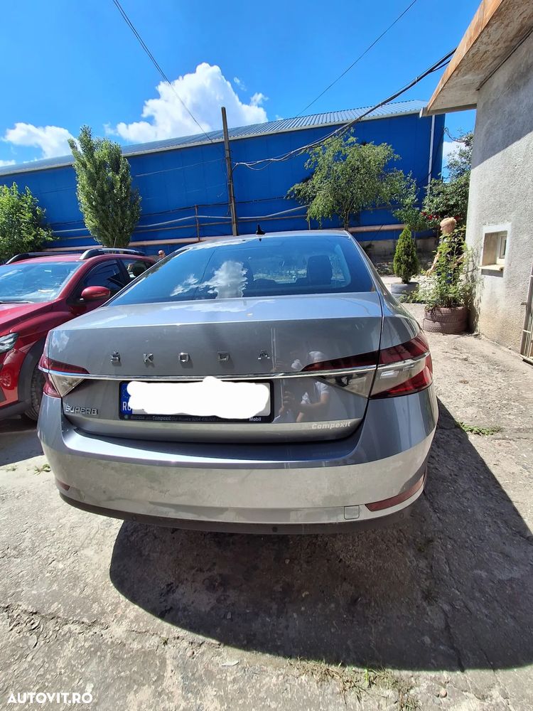 Skoda Superb 2.0 TDI DSG Ambition - 3