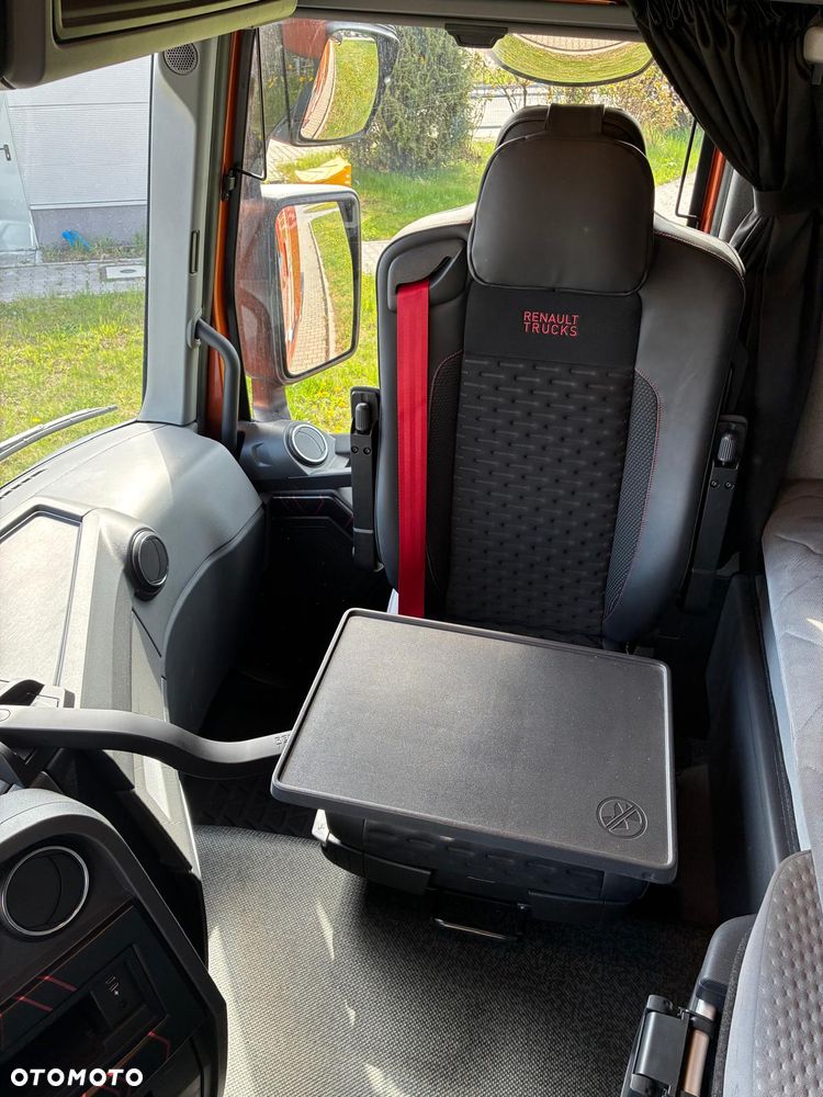 Renault T480 Sleeper Cab  DEMO - 18