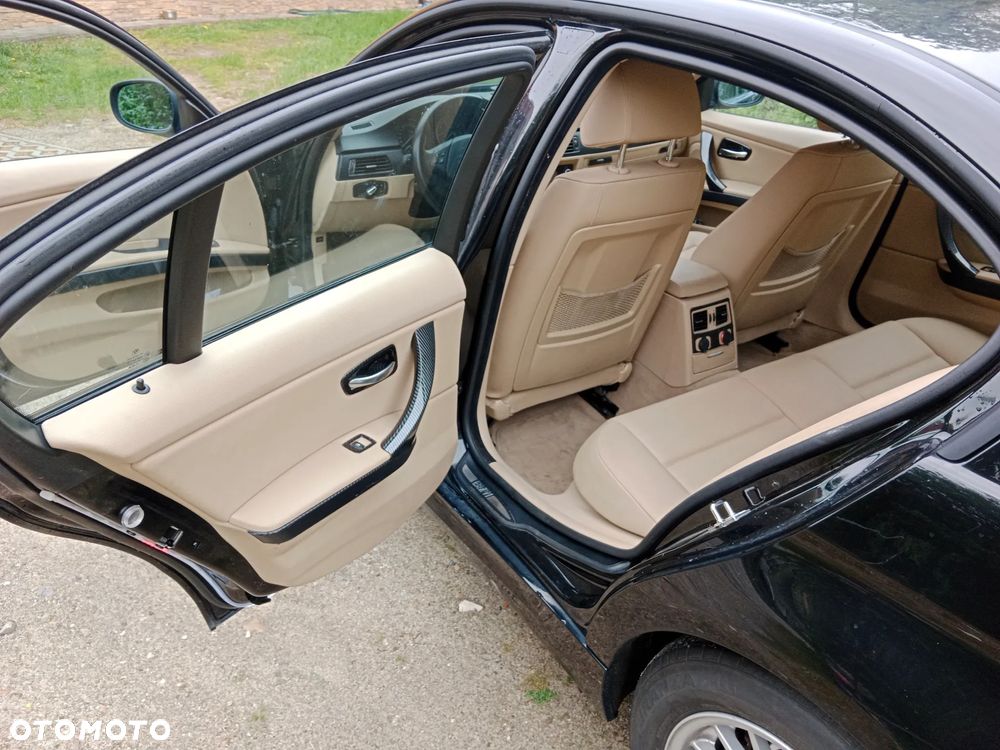 BMW Seria 3 325i - 6