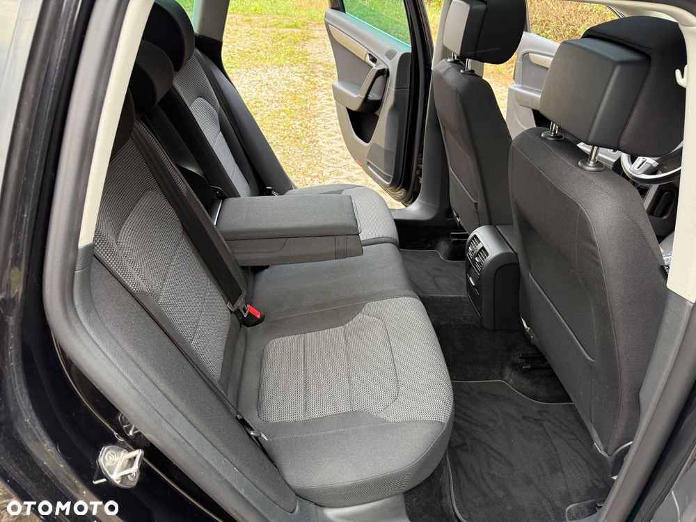Volkswagen Passat Variant 2.0 Blue TDI DSG SCR Comfortline - 14