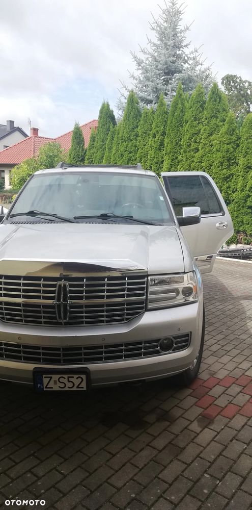 Lincoln Navigator 5.4 L 4x4 - 12