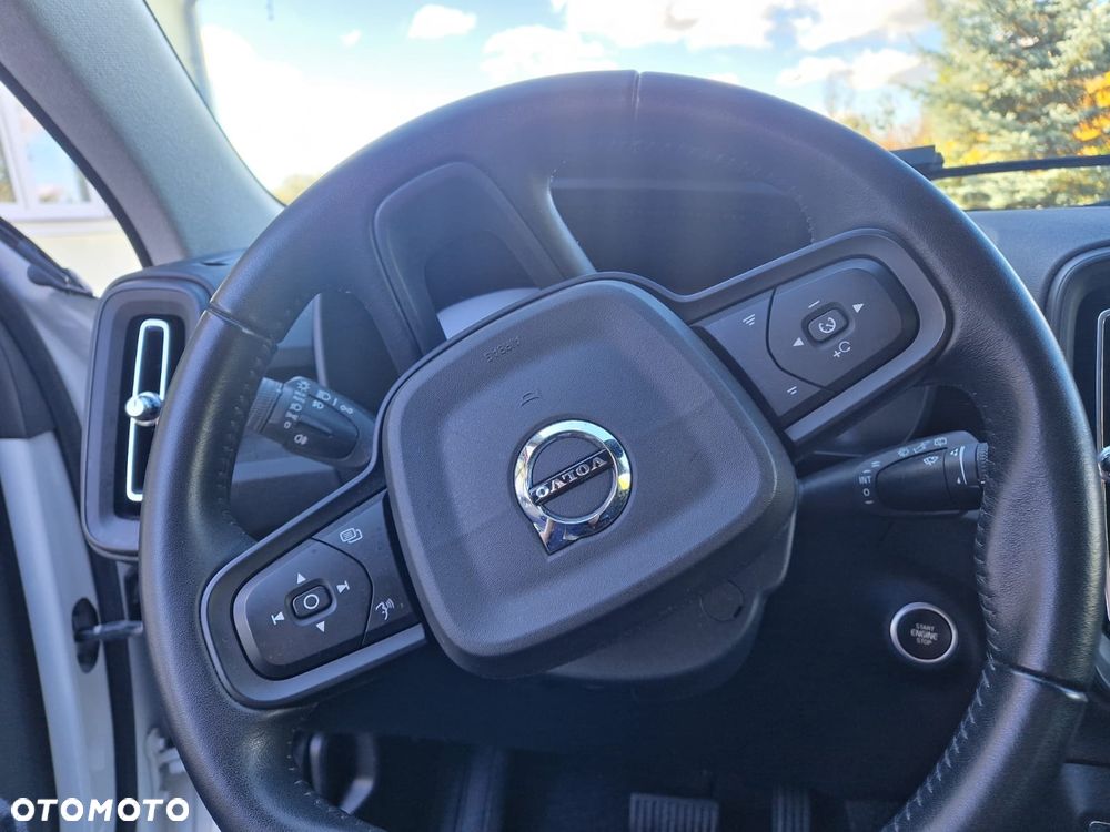 Volvo XC 40 T3 Momentum Core - 18
