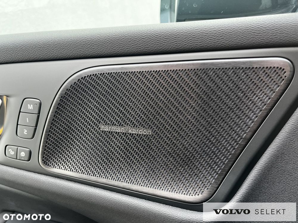 Volvo V60 Cross Country - 16