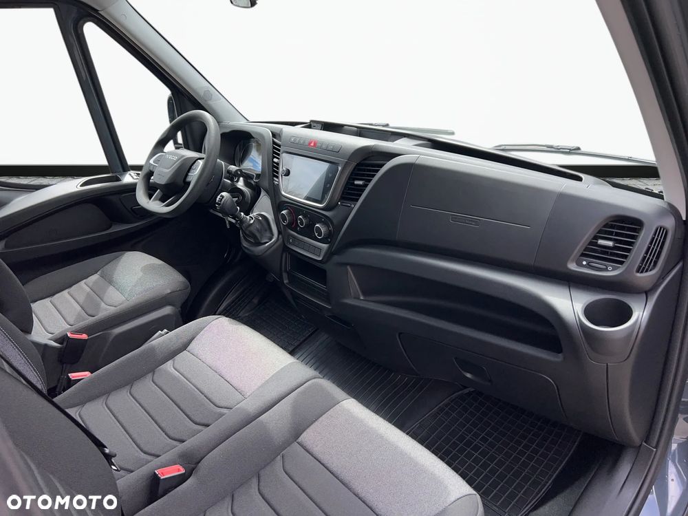 Iveco Daily 35S16H3.0 DOKA 3.0 Diesel 160KM Brygadowy 7-osób dostępny "od ręki" - 11