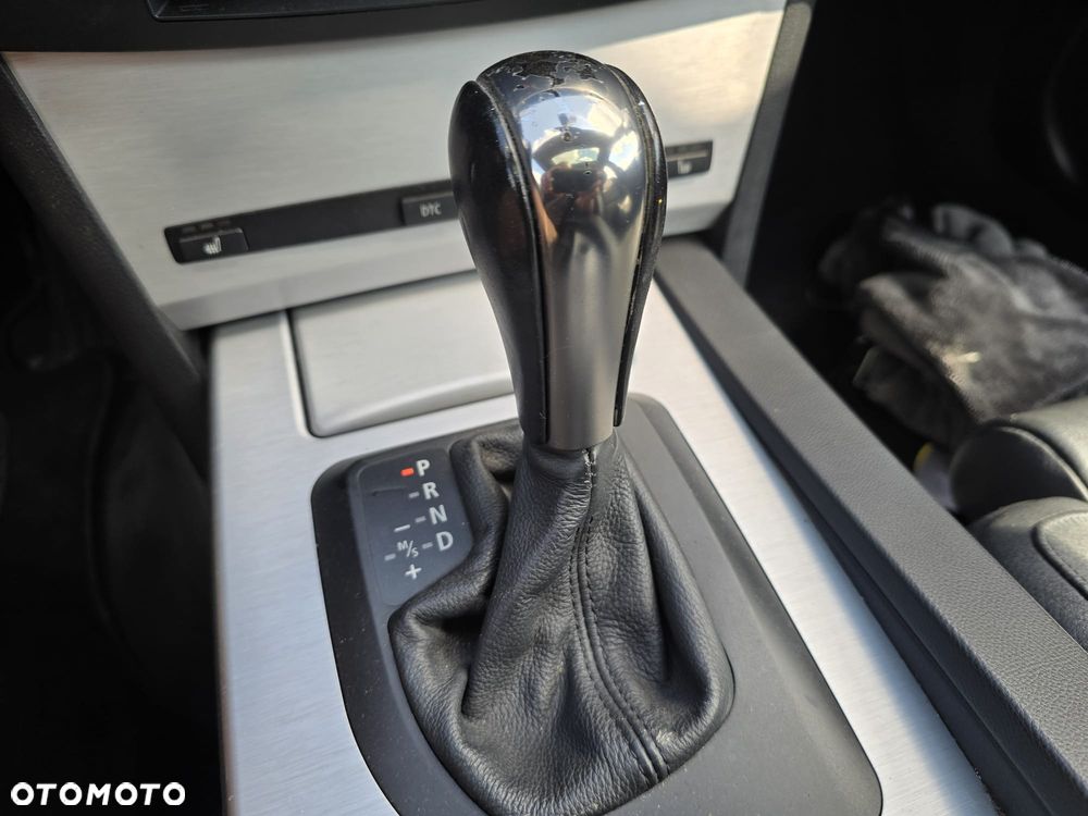 BMW Seria 5 525i - 36