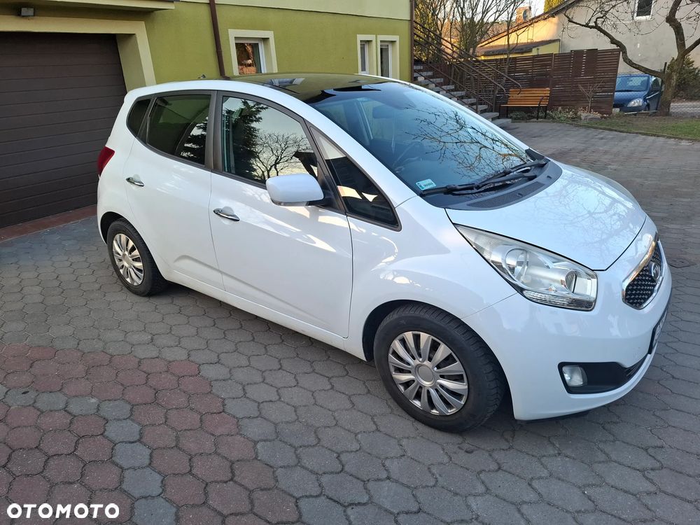 Kia Venga - 11