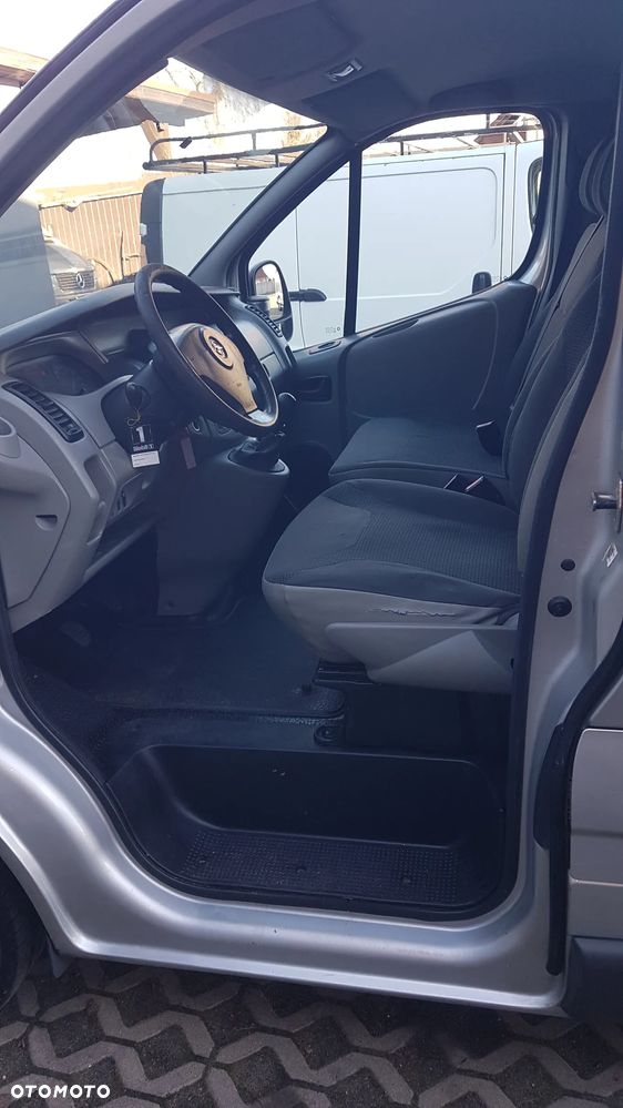 Opel Vivaro - 9