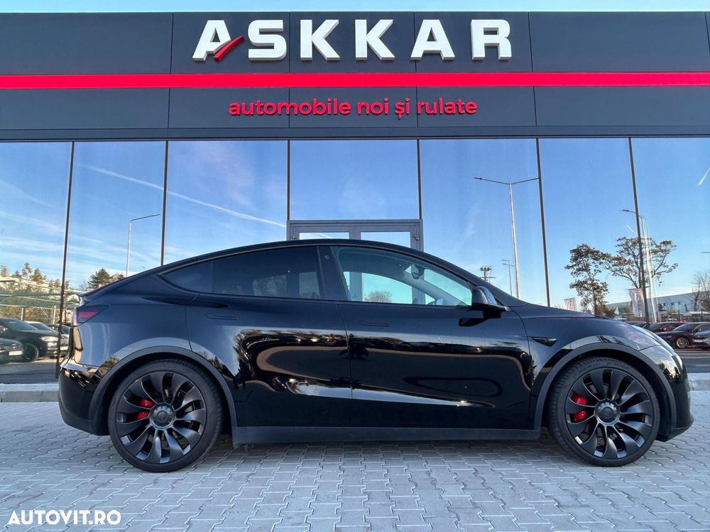 Tesla Model Y Performance Dual Motor AWD - 6