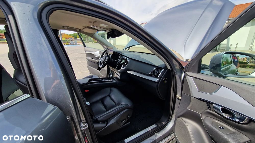 Volvo XC 90 D5 AWD Momentum 7os - 18
