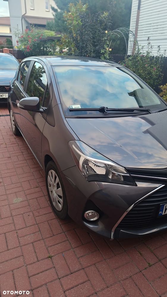Toyota Yaris 2015 photo 2