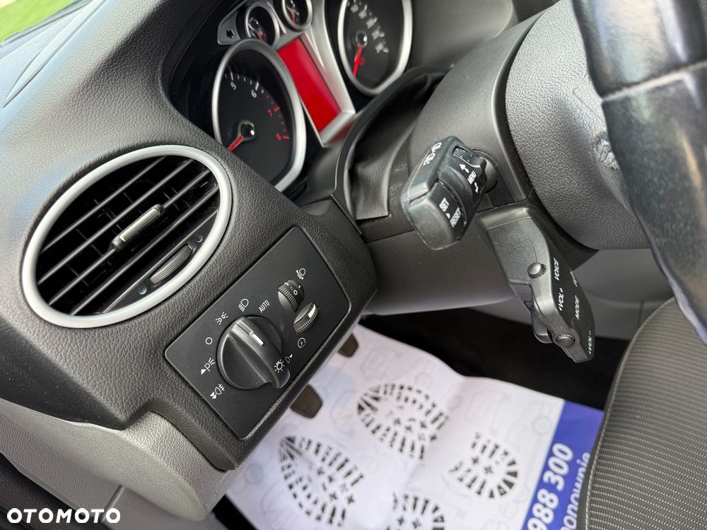 Ford Focus - 33