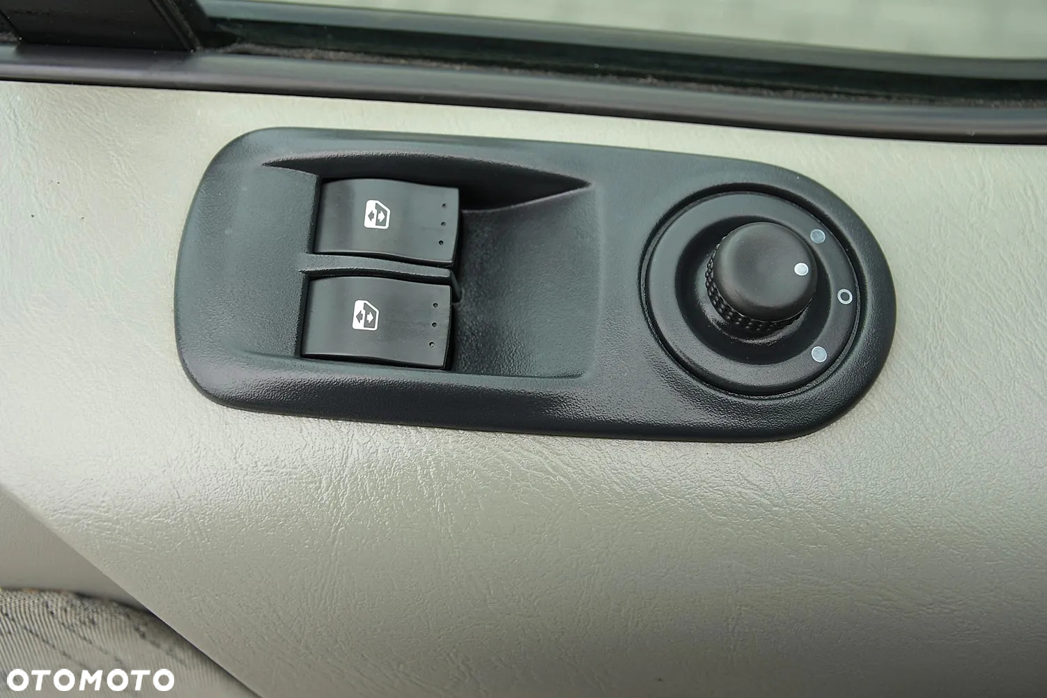 Renault Trafic - 25