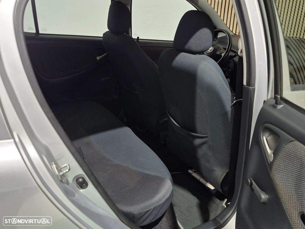 Toyota Yaris 1.0 Sol MMT AC - 19